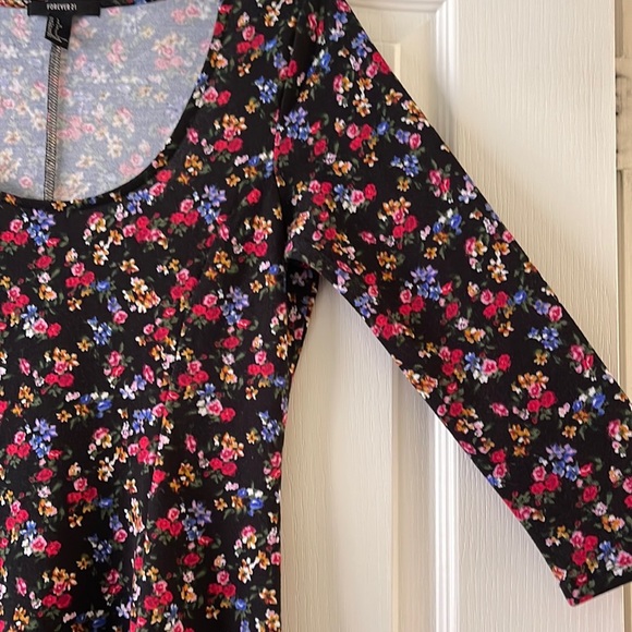 ✨SOLD✨Forever 21 Floral Print 3/4 Sleeve Dress - Picture 6 of 7
